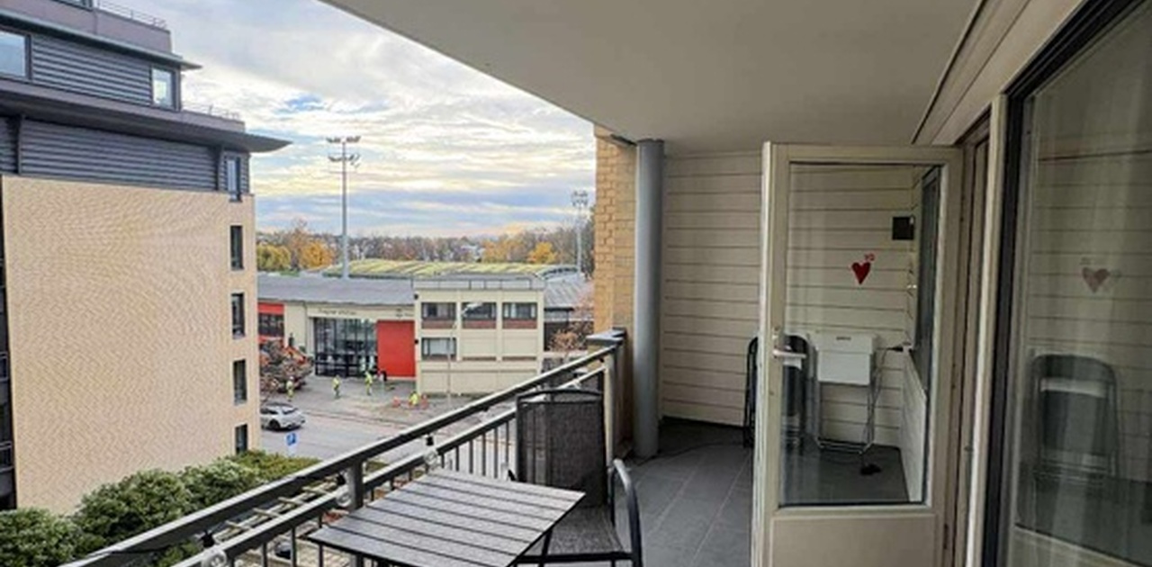 Frokostbalkong. Utsikt mot Frogner stadion.