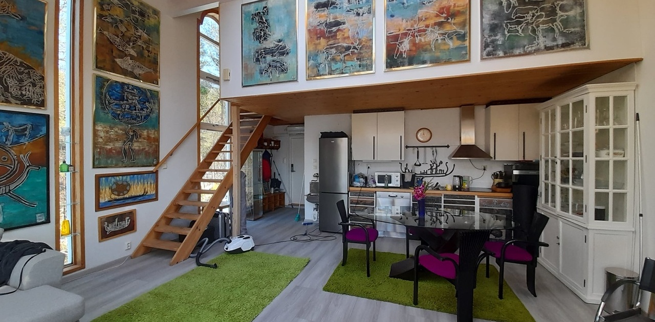 Spisebord - kjøleskap m 3 fryseskuffer