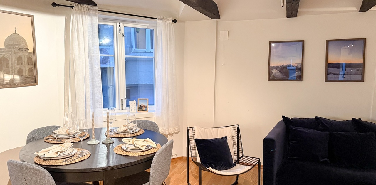 Velkommen til Thomas Angells gate 19! Stilig leilighet, med stor takhøyde.