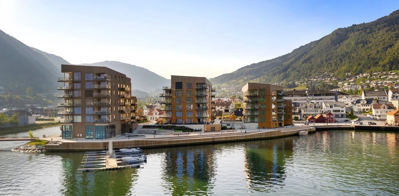 Eit par minutts gåavstand til eit godt utval av kaféar, restaurantar og butikkar.