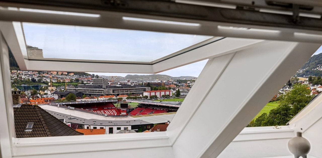 Utsikt Brannstadion og HVL