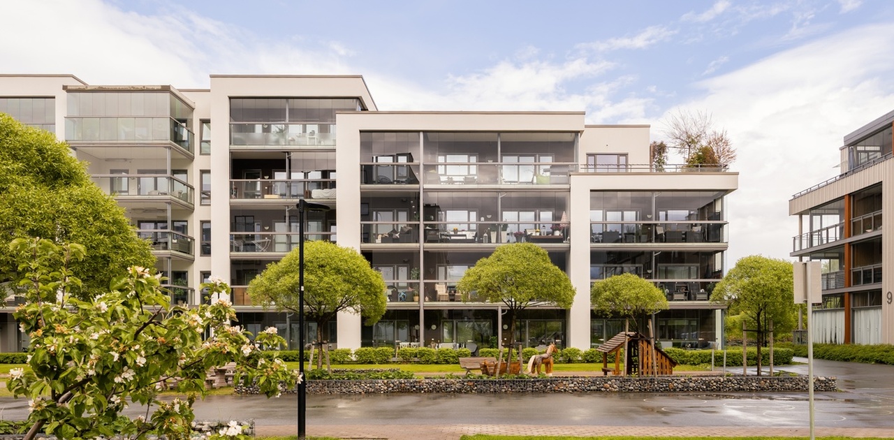 Leiligheten har endebeliggenhet i 1 etg