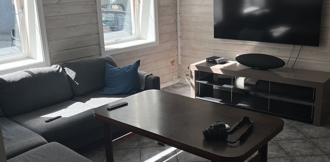 Stor stue med 70toms TV