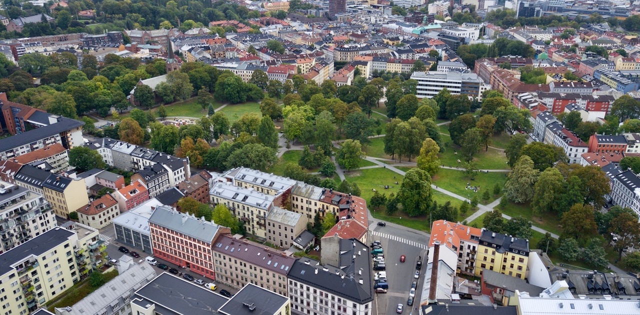 Leiligheten ligger ved Sofienbergparken