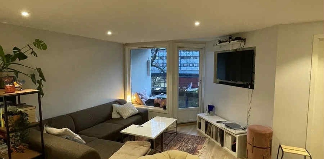 Stue med utgang til balkong