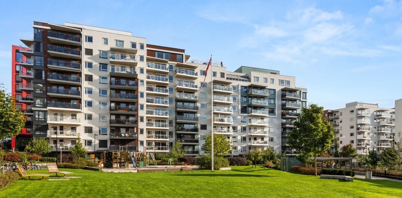 Lys og tilbaketrukket leilighet på Løren – Alt du trenger inkludert