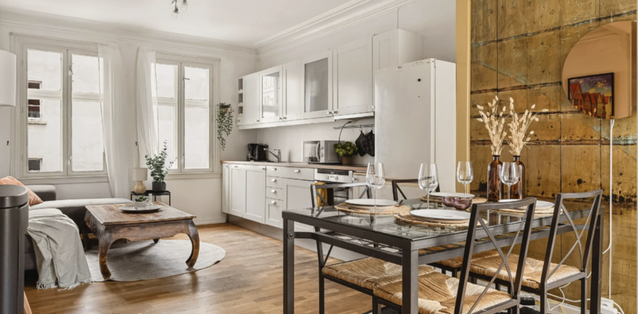 Kjøkken + spisebord