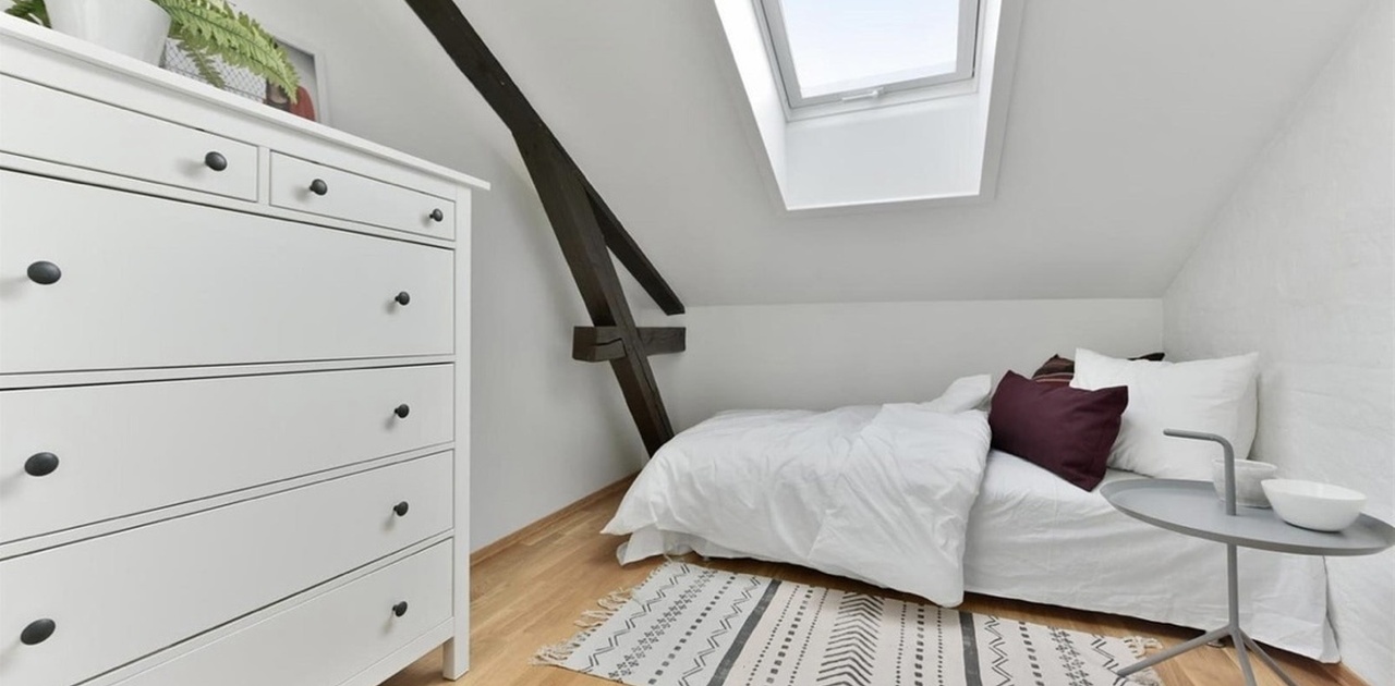 Rom som fremleies. Leies ut uten seng. 2 kommoder medfølger (ikke den på bildet)