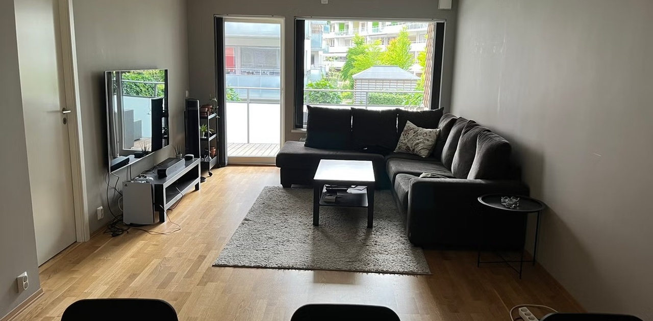 Stua sett fra kjøkkenet