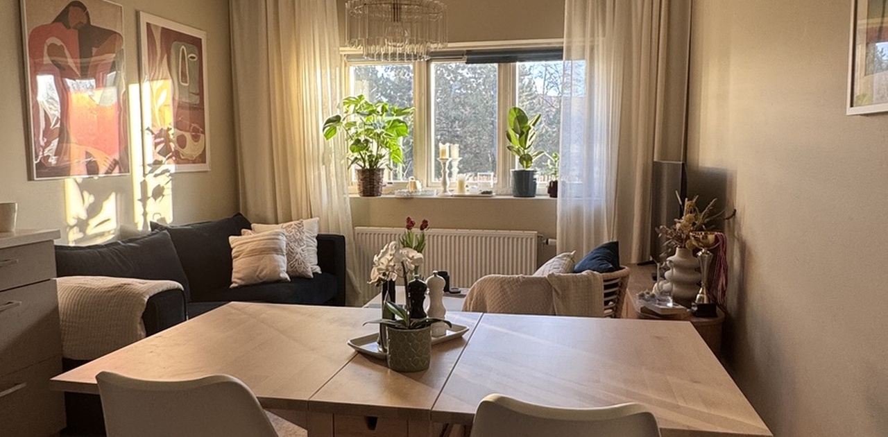 Praktisk spisebord med plass til 6!