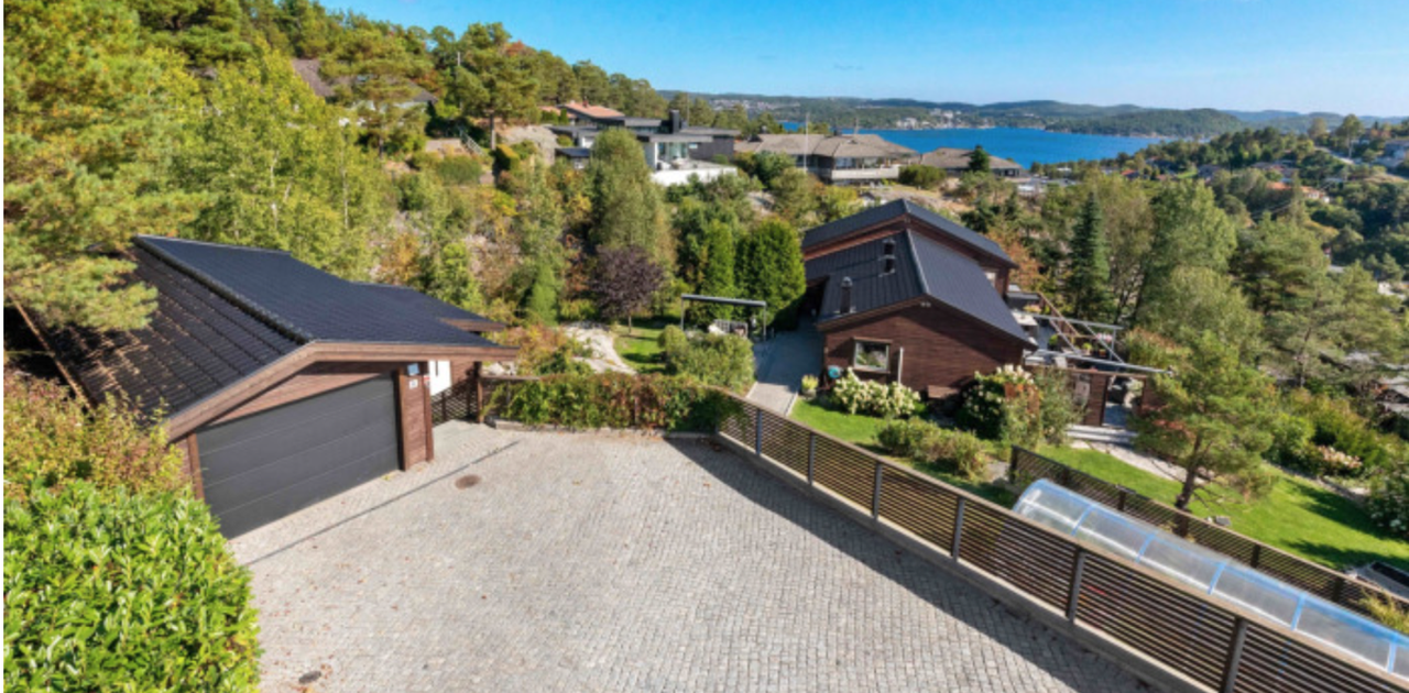 Bergljotsvei 8 sett fra innkjørselen