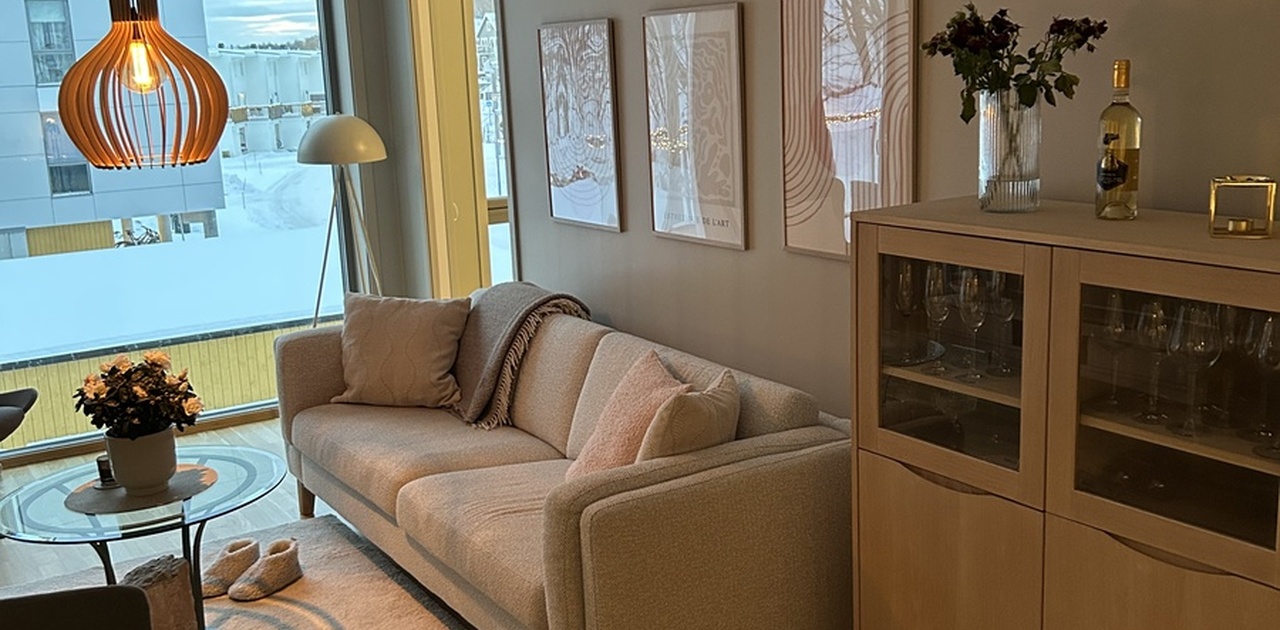 Stue med sofa og stuebord inkl.