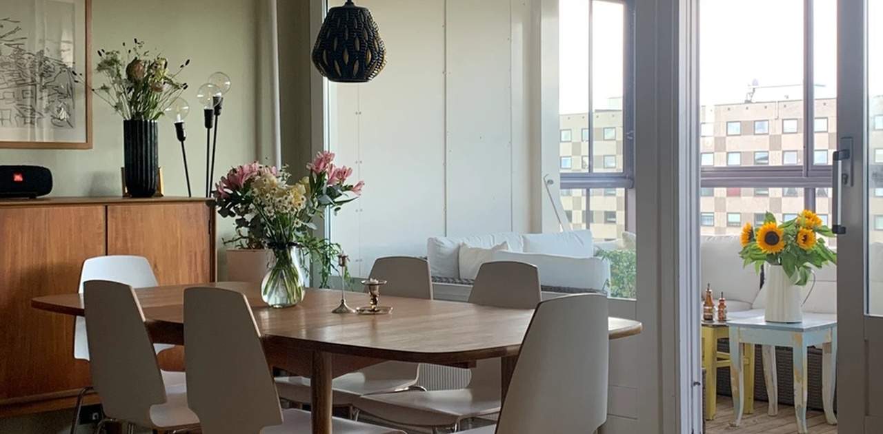 Spisebord og balkong