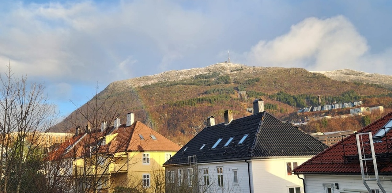 Vår fine utsikt mot Ulriken / Our amazing view towards Ulriken