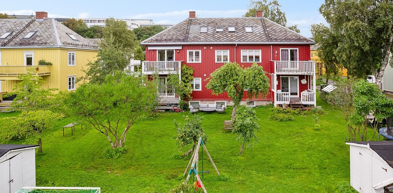 Hagen. Leiligheten er øverst til høyre.