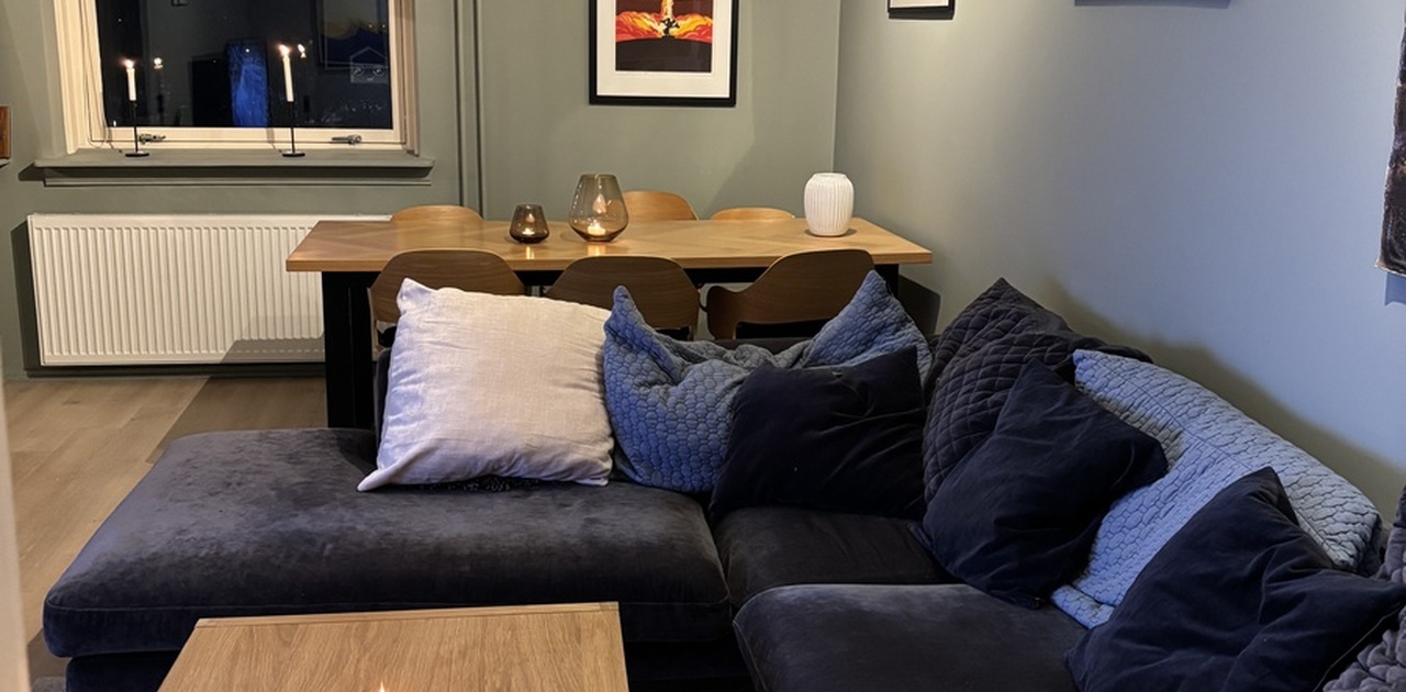 Spisebord med plass til 6