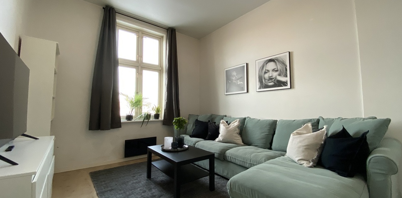 Velkommen til Mosseveien 18 - Stor felles stue med TV