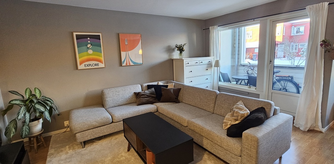 Stor stue med mye lys