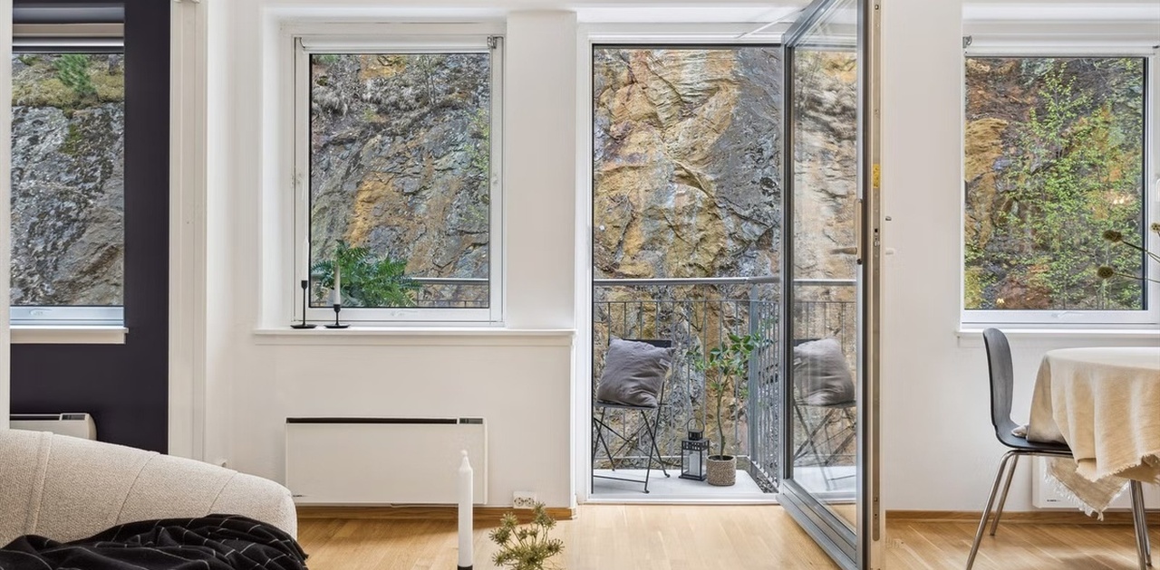 Dette er en arealeffektiv og lys 2-roms beliggende i 6. etasje med enkel heisadkomst, boligbygg oppført i 2008.