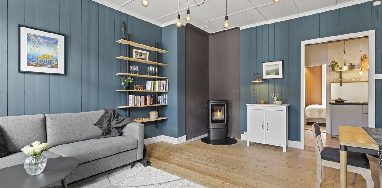 Stua. Obs: Møblene på bildene er ikke de nåværende møblene.