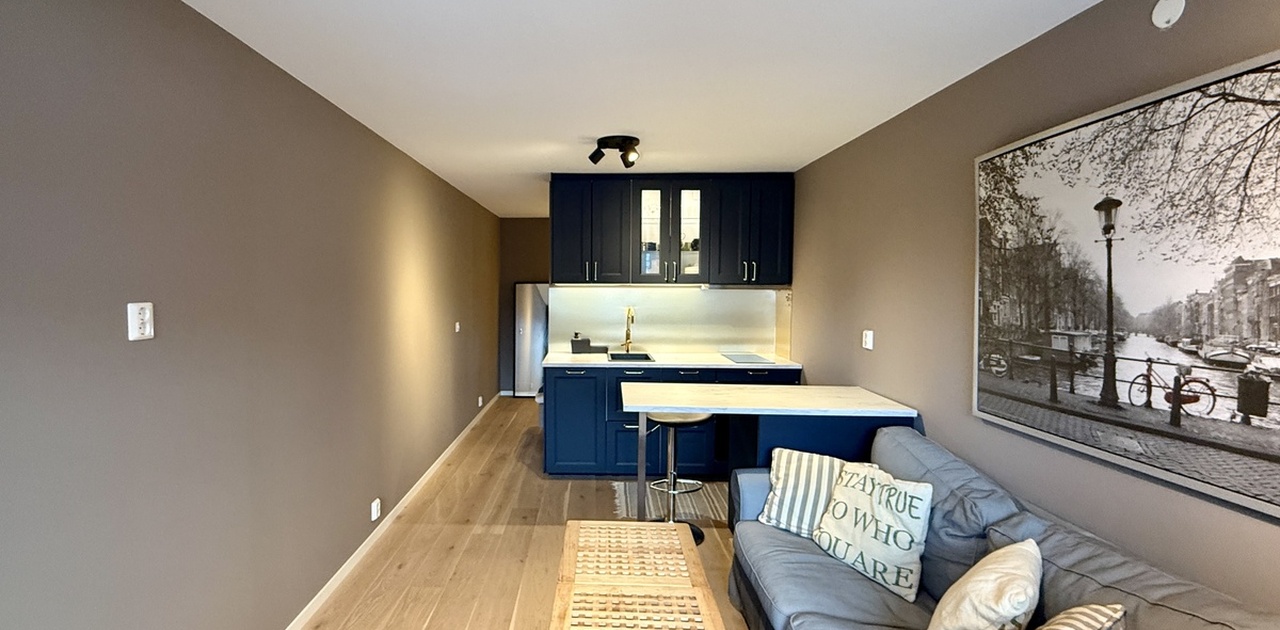 Fullt møblert og varmekabler på gulv