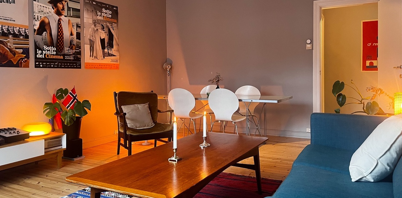 Stor stue - sofabord og spisebord