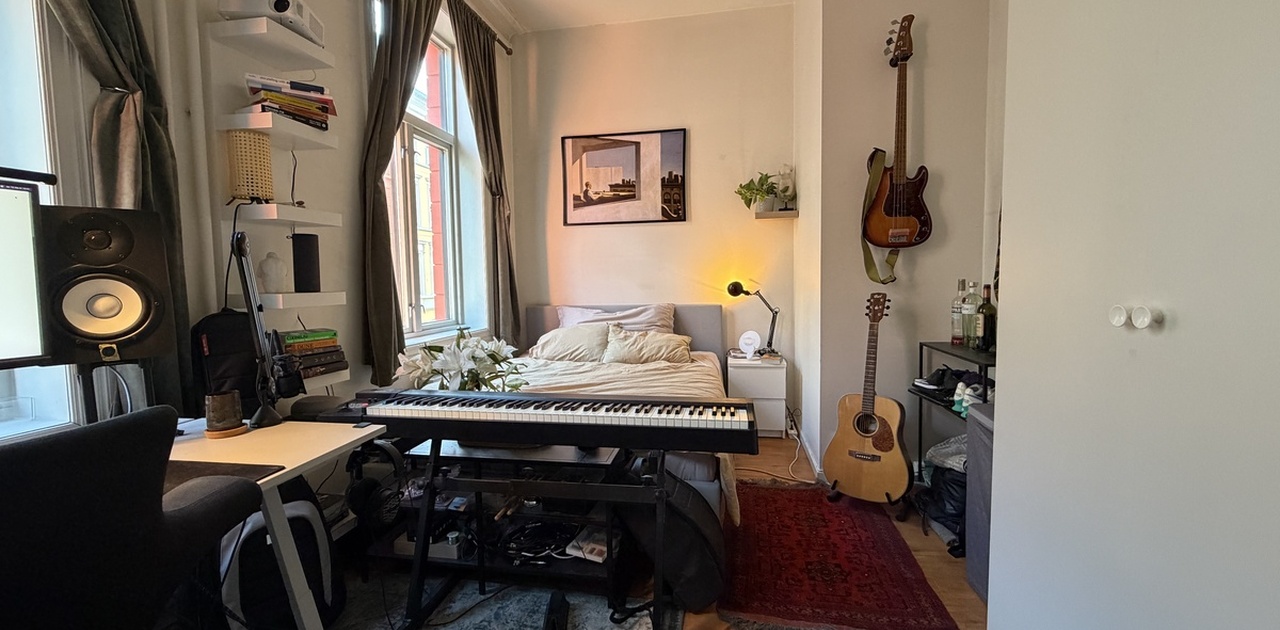 Her har du god plass, sengen er 1.60m