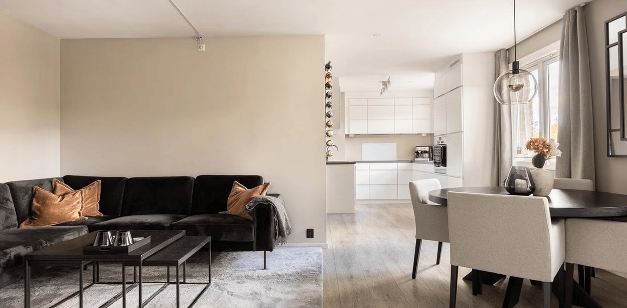 Moderne leilighet med kvalitetsmøbler