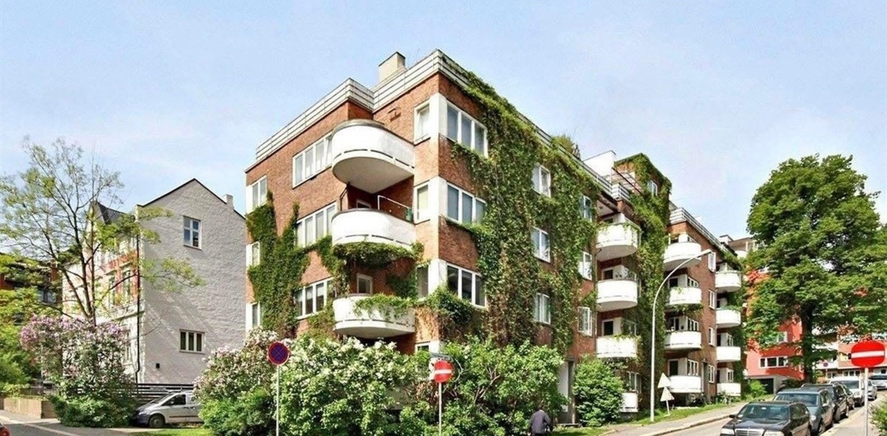 Dette er utsiden av blokka vi bor i.