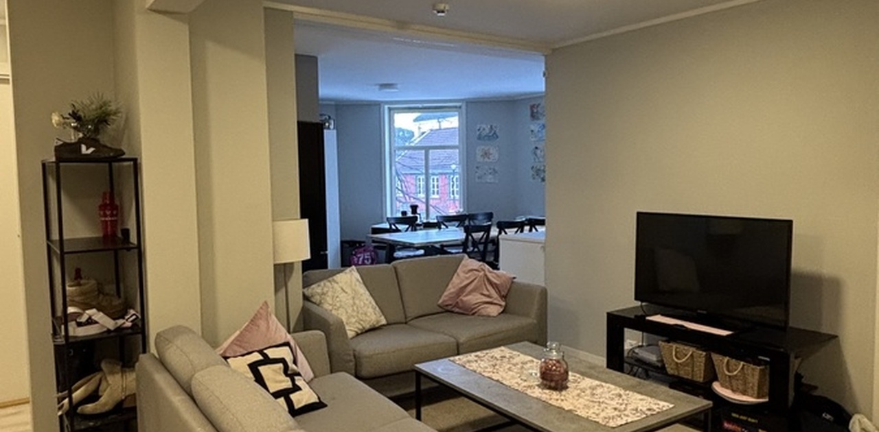 Stort fellesareal med plass til mange