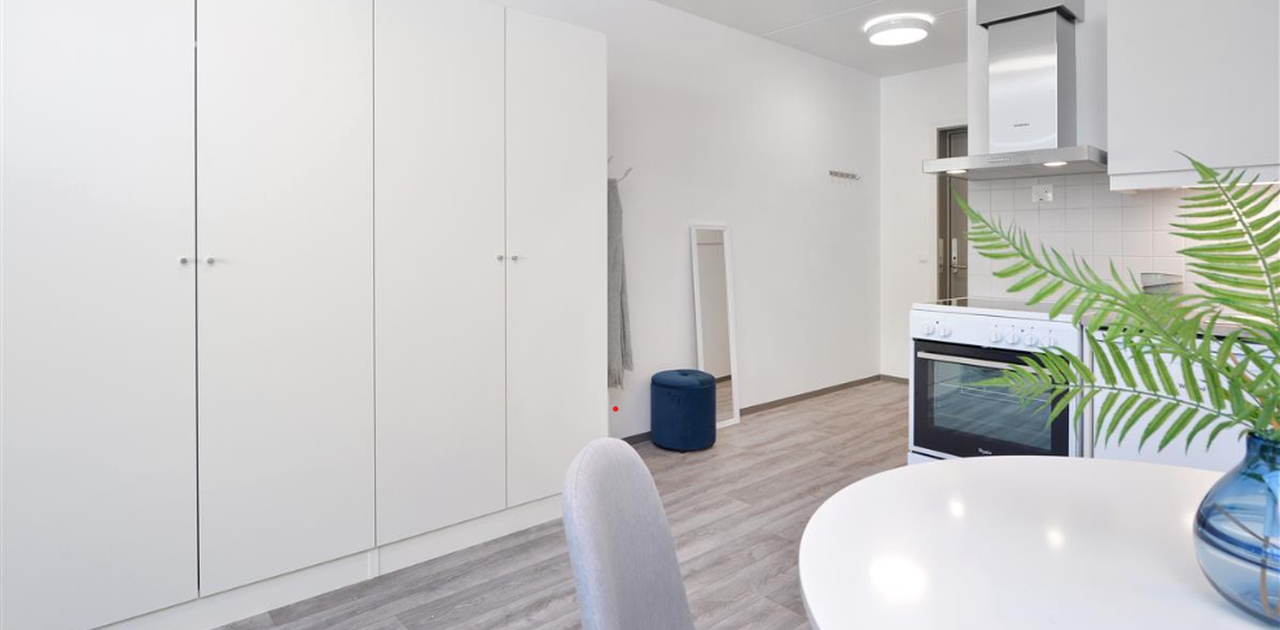 Garderobeskap og entre