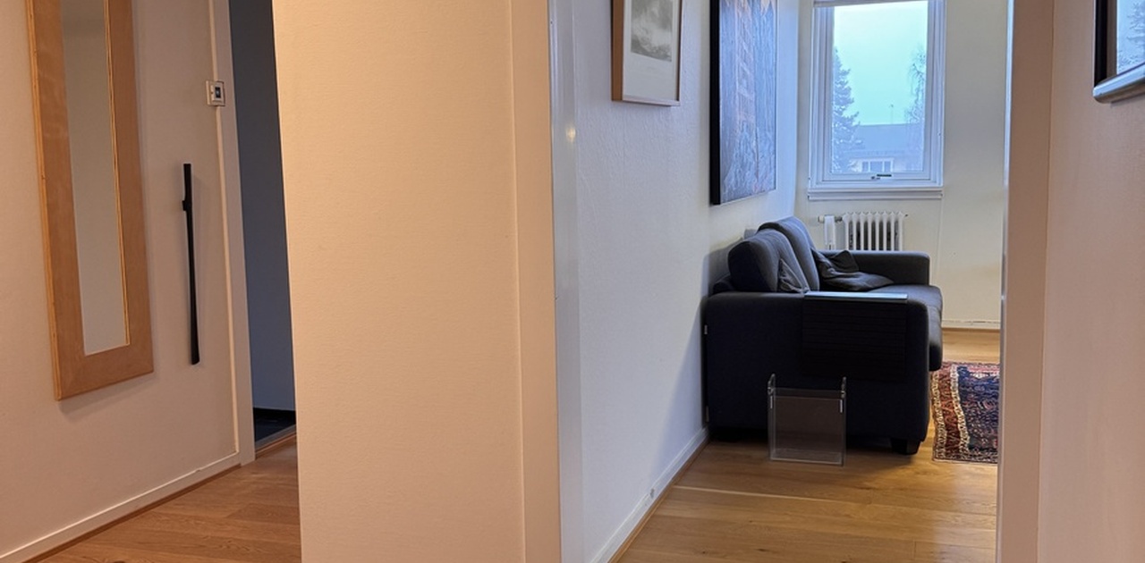 Entré med garderobe