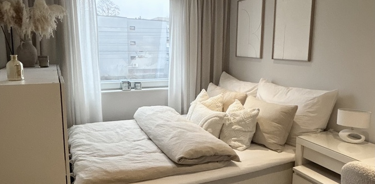 Ledig soverom - klesskap inkludert, ellers leies rom ut umøblert.