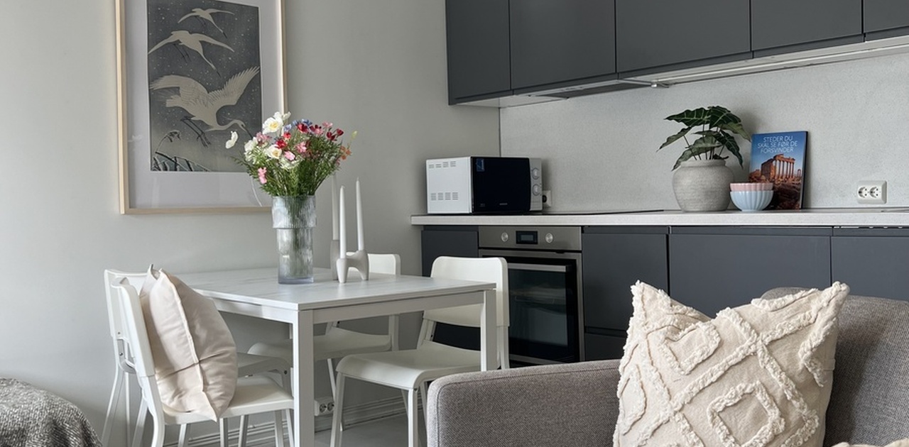 Vest kjøkken og spiseområde