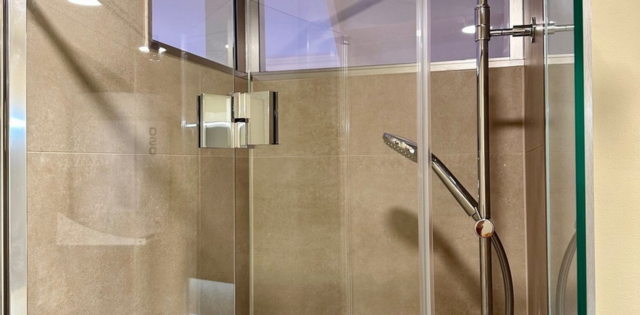 Dusj på det nye badet