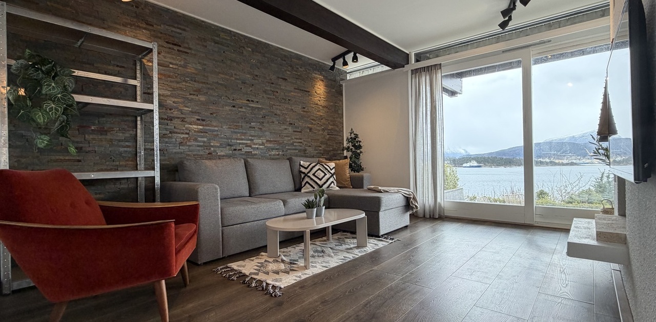 3-roms møblert leilighet med sentral plassering i Hatlane