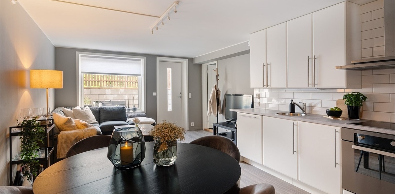 Kjøkken inkl. spisegruppe