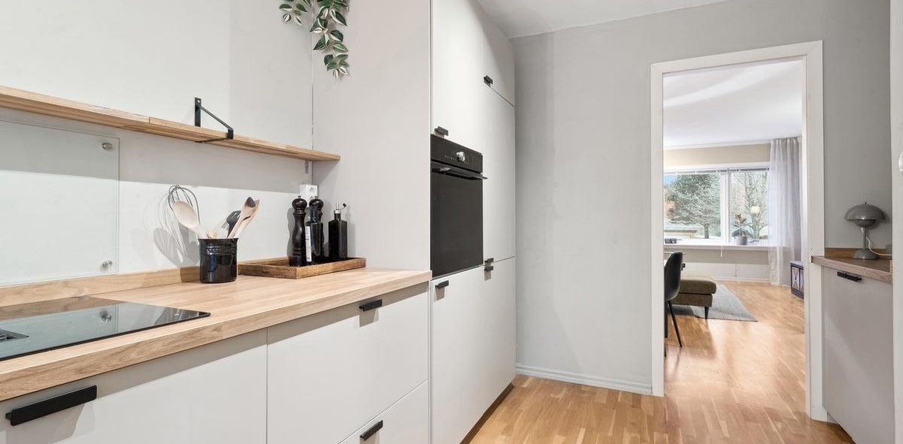 Kjøkken, med integrerte hvitevarer