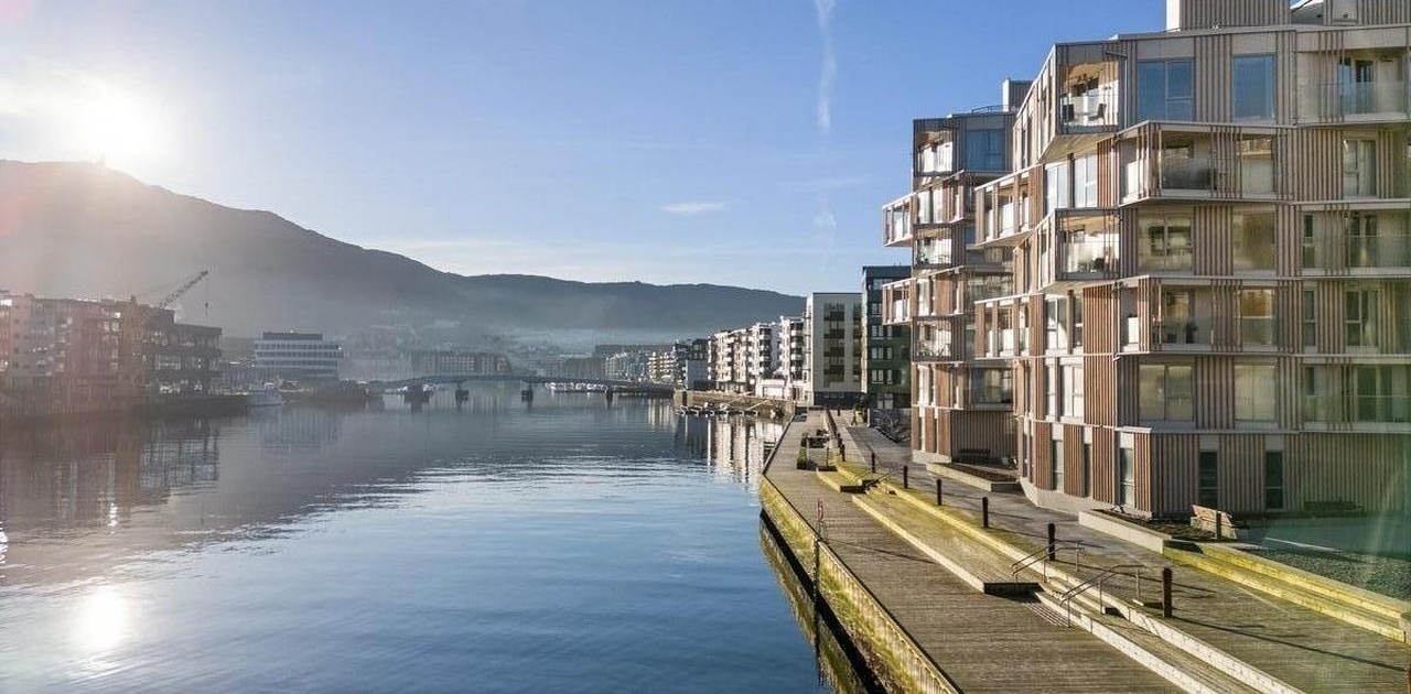 Fasade mot bryggekanten