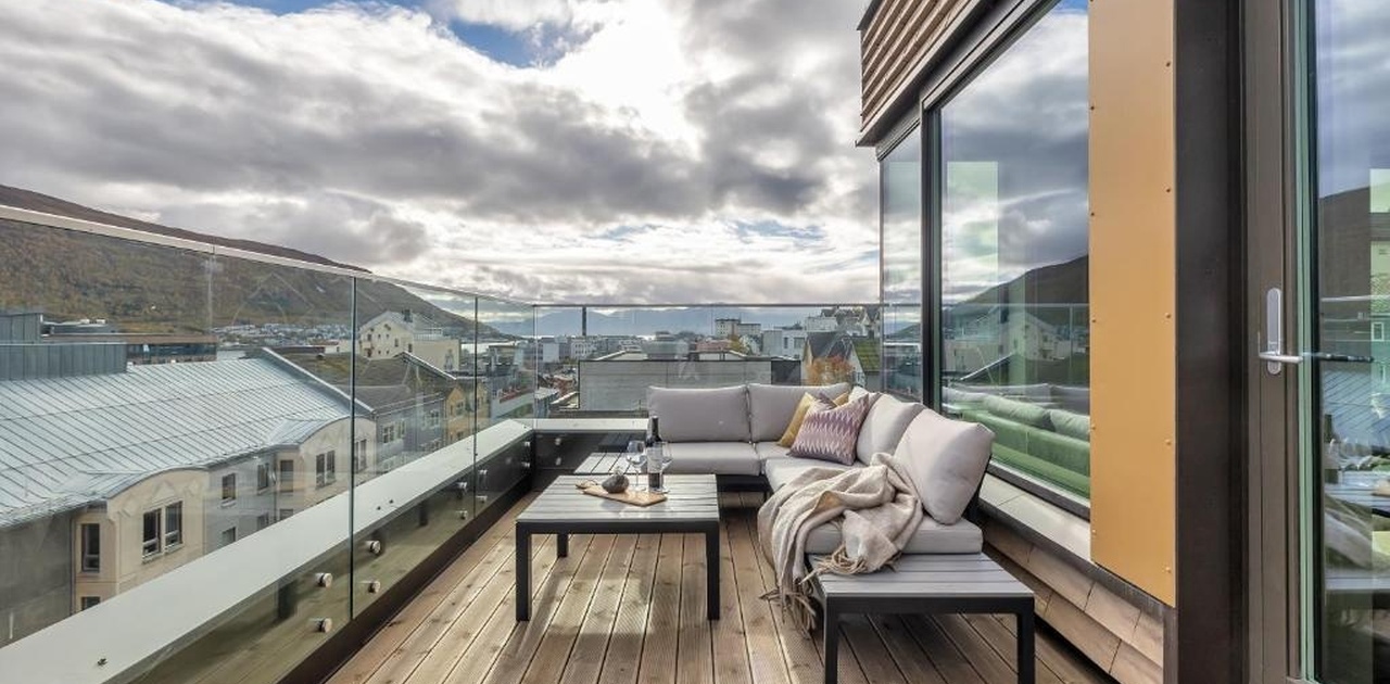 Utsikt sørover fra den store balkongen