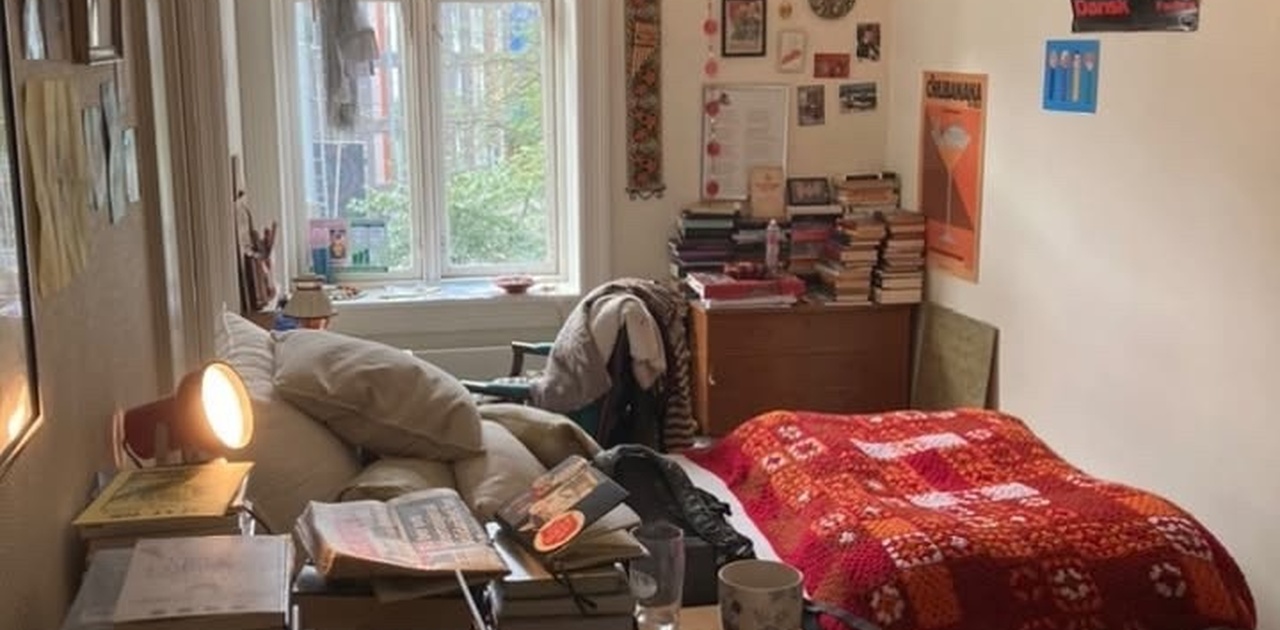 Rom ledig fra nå. Rommet ledig fra 1. juli er nesten identisk.