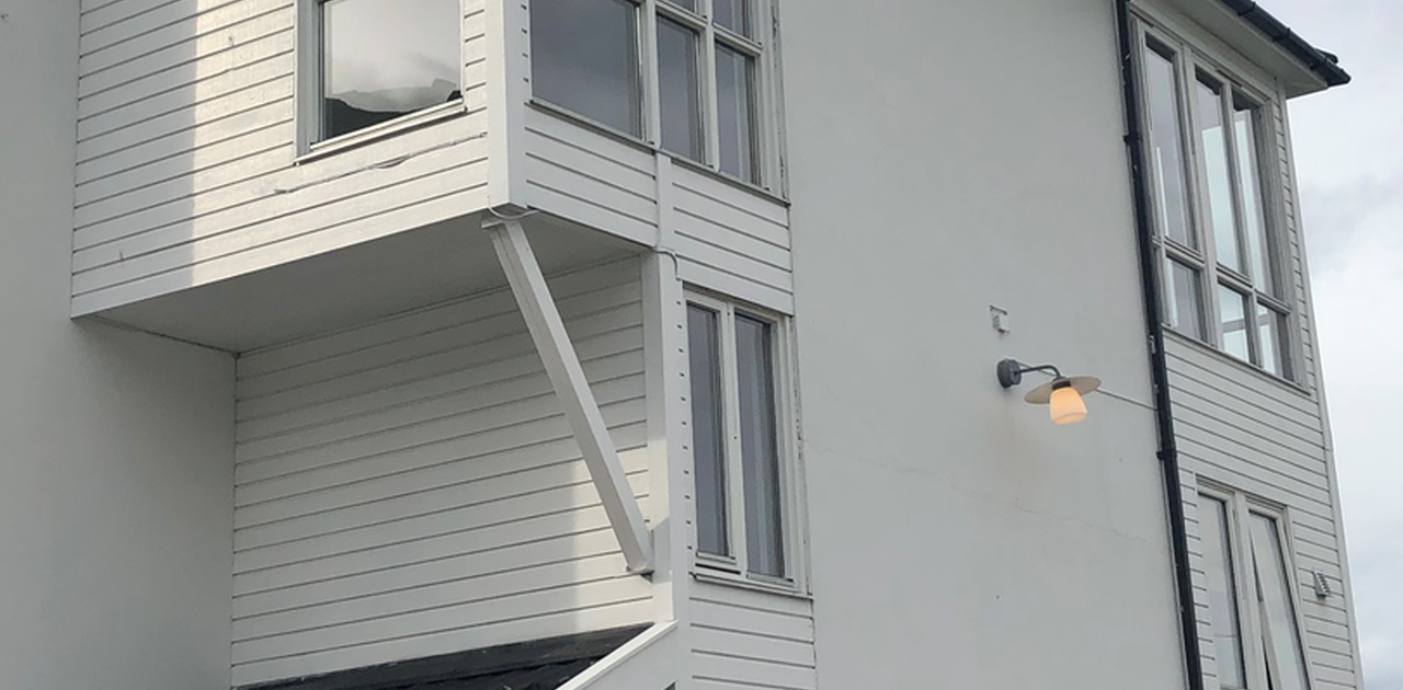 Leiligheten ligger i høy 1.etg