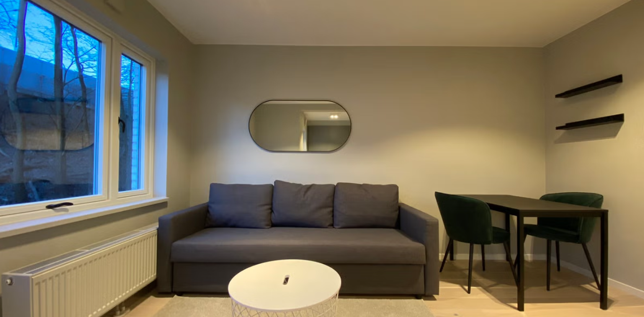 Dette er ikke min hybel, men identisk fra samme bygning, eksempel på møblering