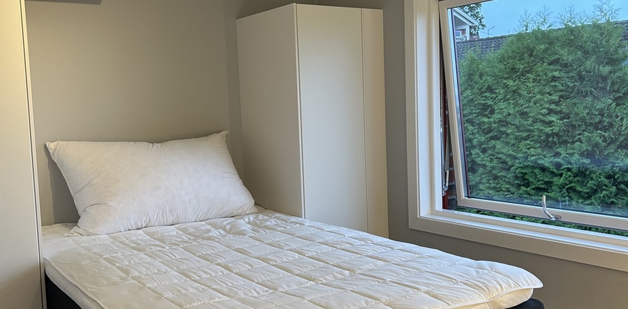 120 cm bred Jensen seng