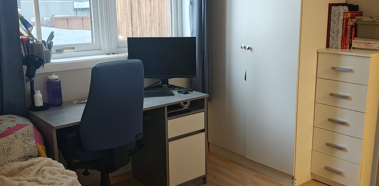 Det aktuelle soverommet (bare klesskap som medfølger)