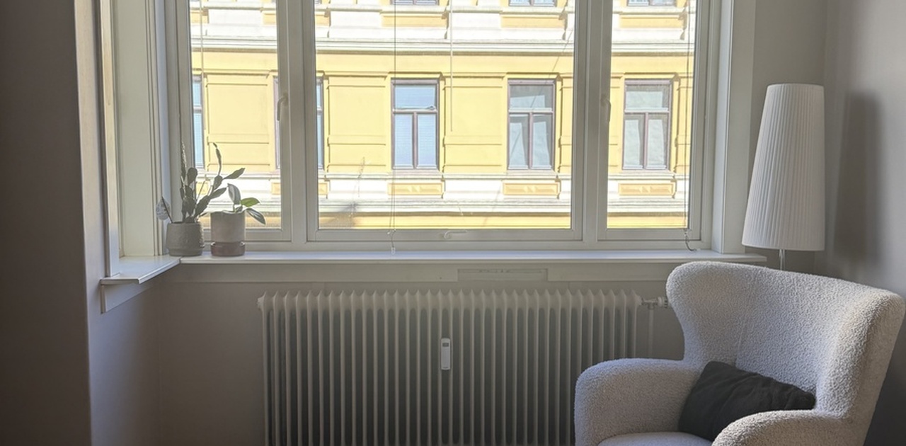 Store vinduer ut til Stensgata