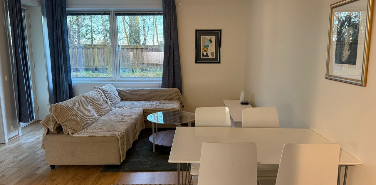 Spisebord og stue