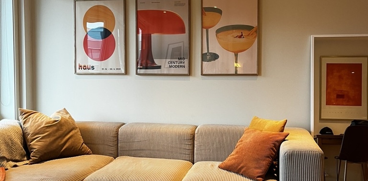 3-seters sofa med oppbevaring i alle moduler.
