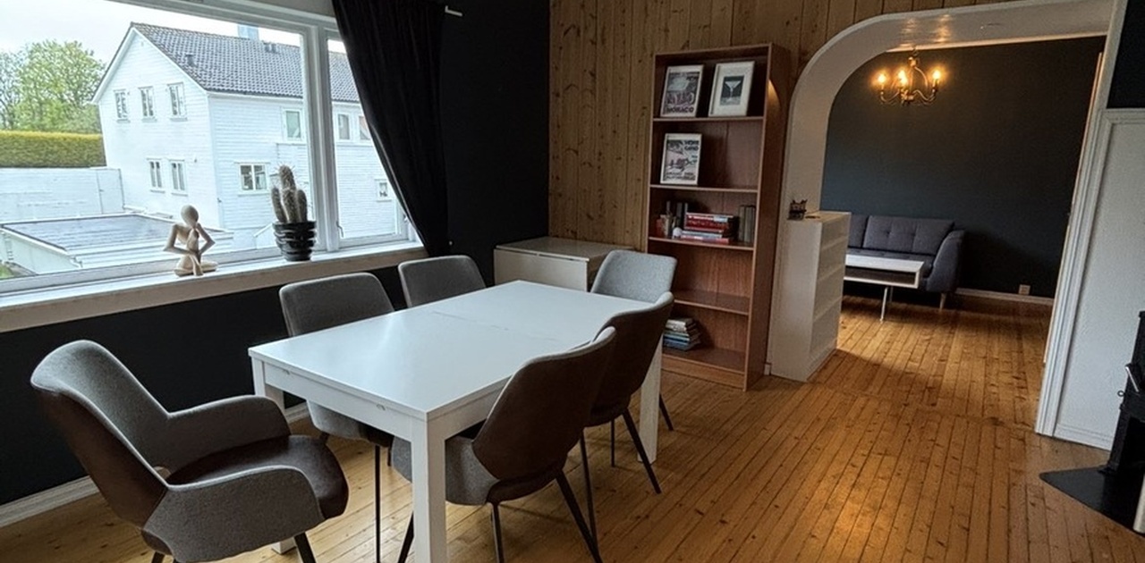 Stor og romslig spiseplass.