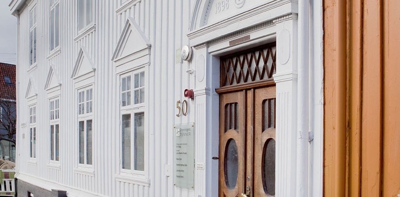 Fremsiden av bygget